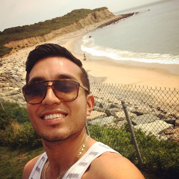 Meet your Posher, Wilson - Picture 1 of 1